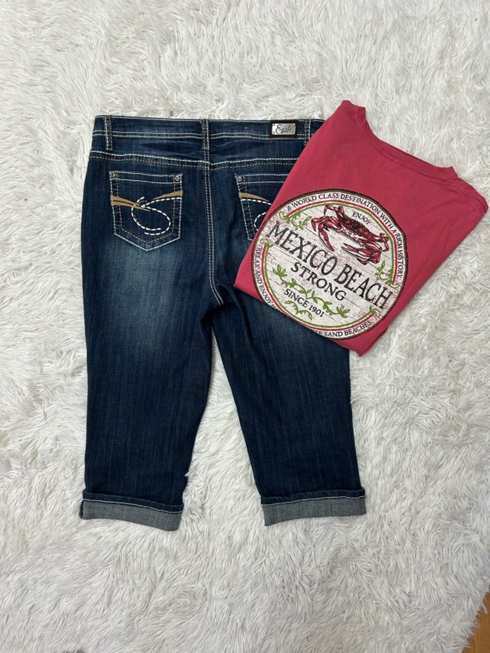 Earl Denim Capris size 10 with FREE TEE SHIRT🤗